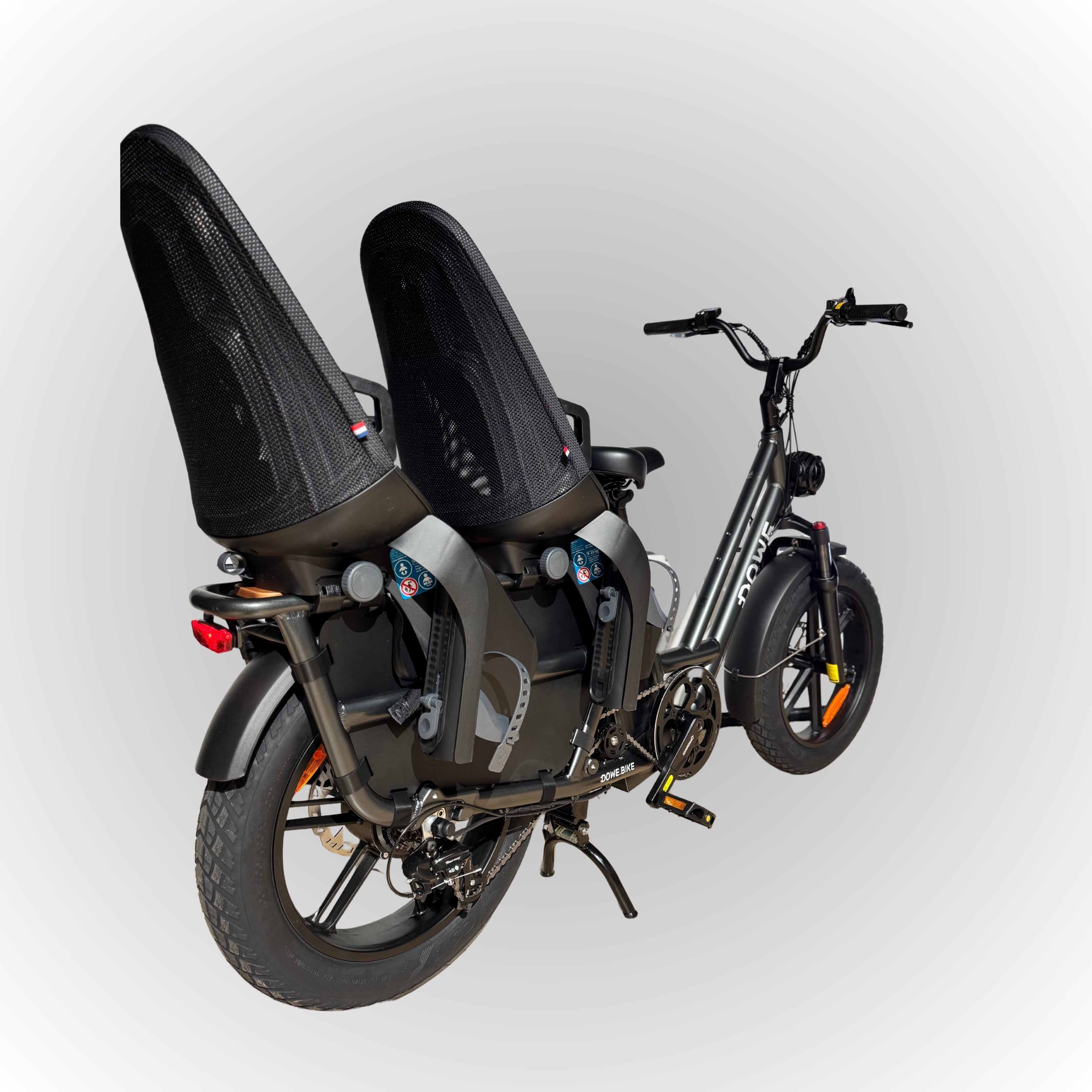 Dowe Longtail Cargo E-Fatbike 2025 Grijs – Elektrische Bakfiets met Kinderzitjes – 200kg draagvermogen – 110km actieradius

