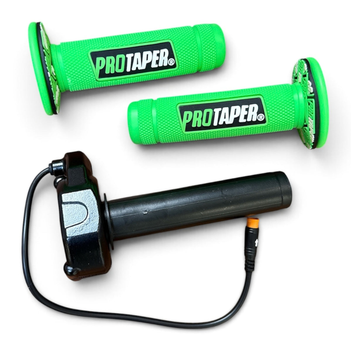 Pro Taper Gashendel Groen – zijaanzicht met bijpassende grips voor GT2000 V8 V20